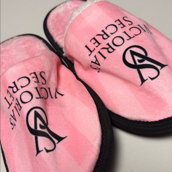 Victoria's Secret Pink and Black Slippers - Picture 3 of 5
